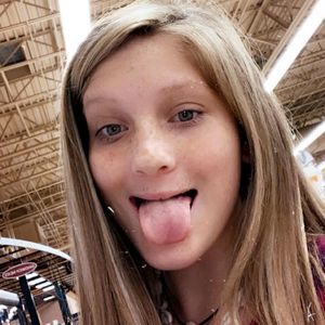 Meet your Posher, Nora